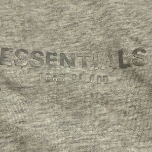 Essentials Fear of God Gray Short Sleeve  T Shirt size Small